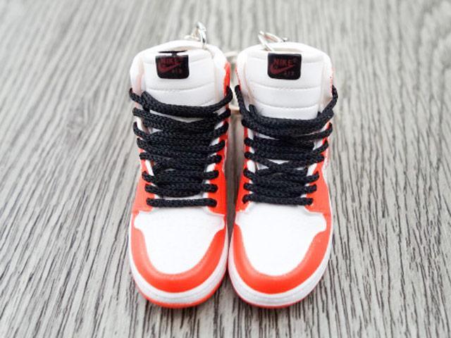 Mini sneaker keychain 3D Air Jordan 1 x SUP - Orange HQ - Sneakers Passion