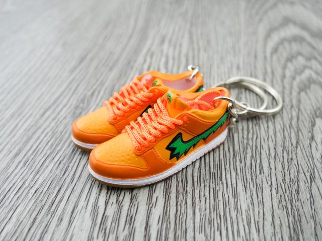 Mini sneaker keychain 3D Dunk SB low Grateful Dead Orange - Sneakers Passion