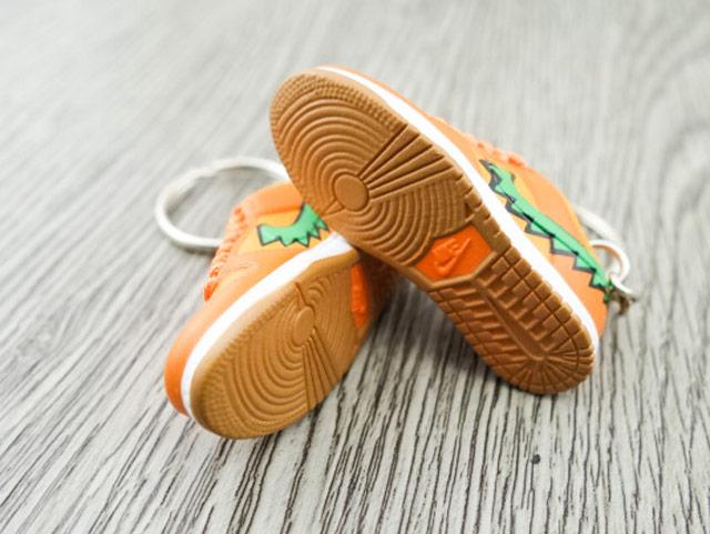 Mini sneaker keychain 3D Dunk SB low Grateful Dead Orange - Sneakers Passion