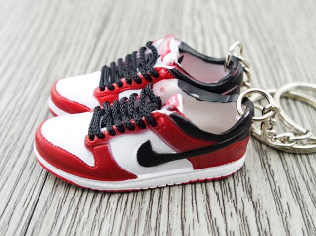 Mini sneaker keychain 3D Dunk SB low Chicago - Sneakers Passion