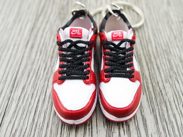 Mini sneaker keychain 3D Dunk SB low Chicago - Sneakers Passion
