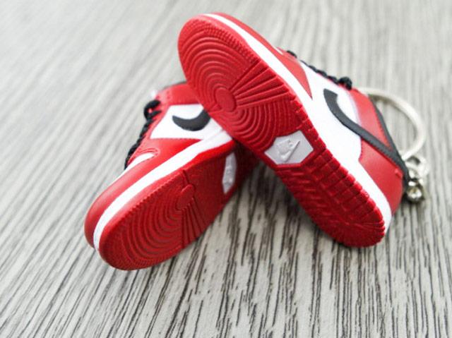 Mini sneaker keychain 3D Dunk SB low Chicago - Sneakers Passion