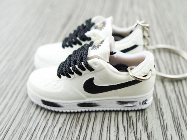 Mini 3D sneaker keychains Air Force 1 x G-Dragon Black x Peaceminusone - Sneakers Passion