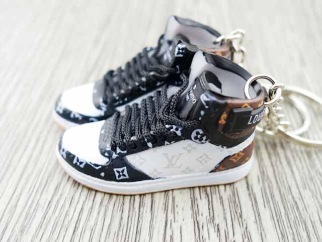 Mini sneaker keychain 3D LV - Brown/White/Black - Sneakers Passion