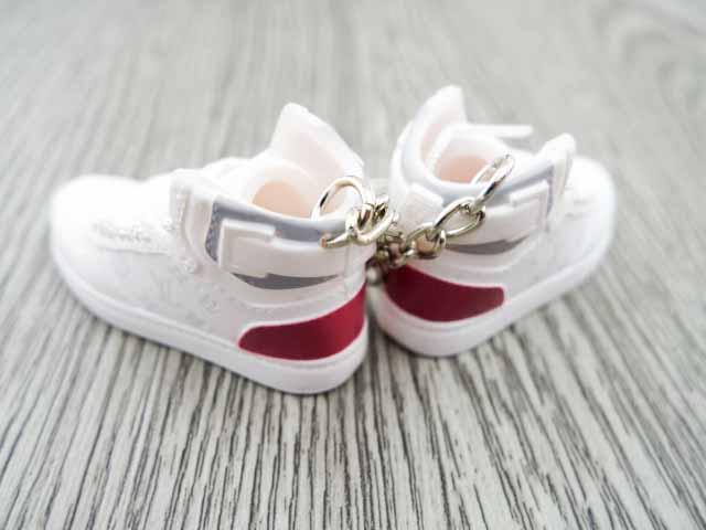 Mini sneaker keychain 3D LV - White - Sneakers Passion