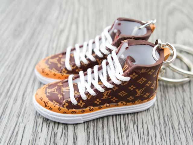 Mini sneaker keychain 3D LV - BROWN signature - Sneakers Passion