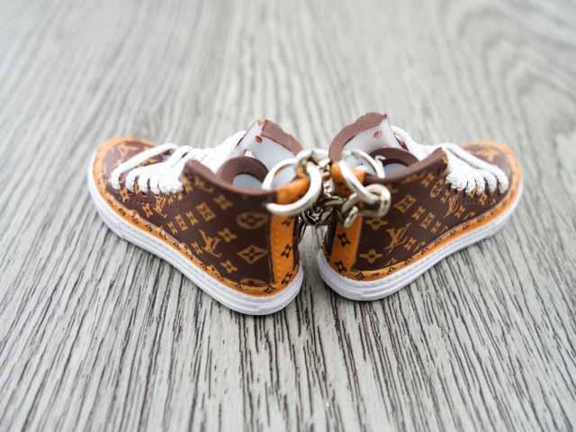 Mini sneaker keychain 3D LV - BROWN signature - Sneakers Passion