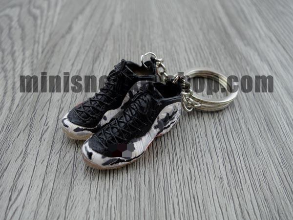 mini sneaker keychains Foam (10 colorways) 5 cm - Sneakers Passion