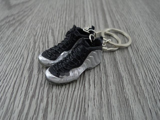 mini sneaker keychains Foam (10 colorways) 5 cm - Sneakers Passion