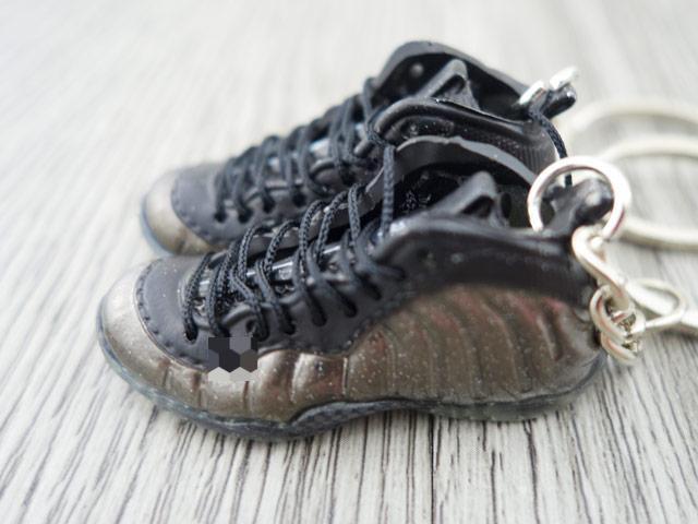 Mini sneaker keychain 3D Foam - Deep Grey - Sneakers Passion