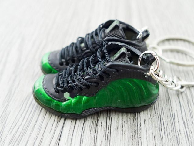 Mini sneaker keychain 3D Foam - Space Green - Sneakers Passion