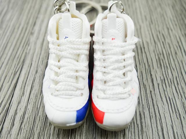 Mini sneaker keychain 3D Foam - White Blue/Coral - Sneakers Passion