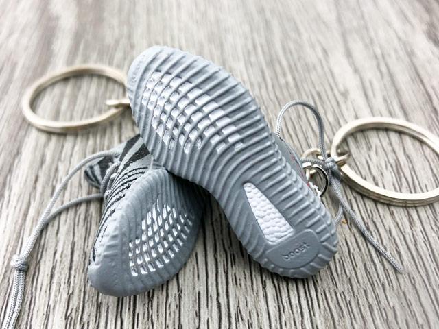 Mini Sneaker Keychains YZY Beluga 2.0 - Sneakers Passion