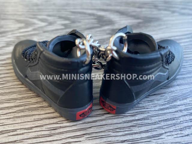Mini 3D sneaker keychains VANS Skate High Black OG - Sneakers Passion