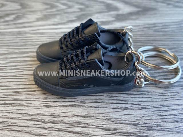 Mini 3D sneaker keychains VANS Skate Low Black - Sneakers Passion