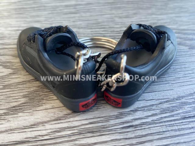 Mini 3D sneaker keychains VANS Skate Low Black - Sneakers Passion