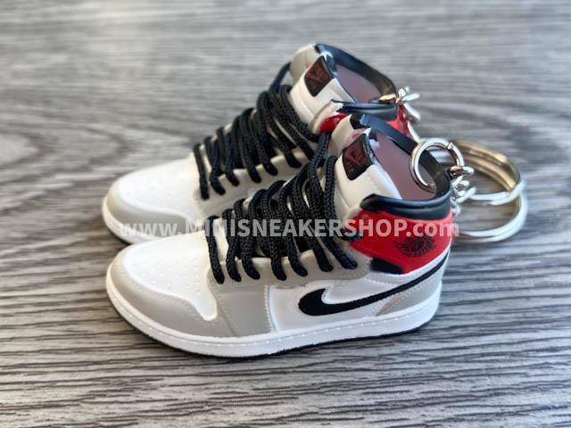Mini sneaker keychain 3D Air Jordan 1 - Light Smoke Grey - Sneakers Passion