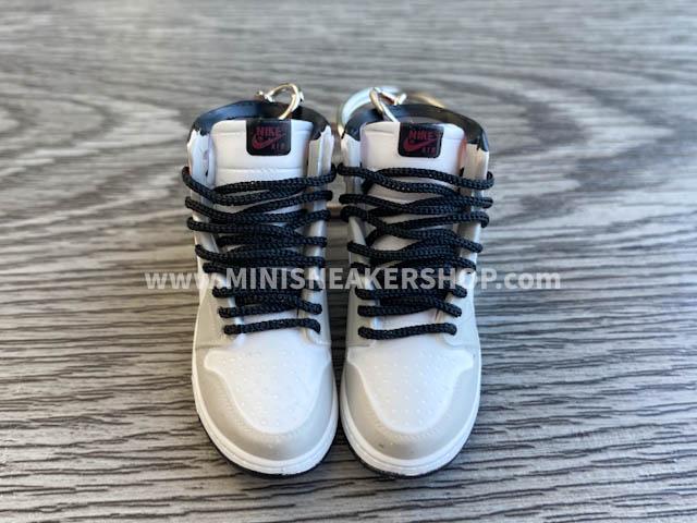 Mini sneaker keychain 3D Air Jordan 1 - Light Smoke Grey - Sneakers Passion