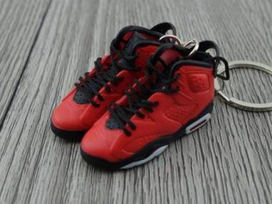 Mini Sneaker Keychains AJ 6 - TORO Infrared - Sneakers Passion