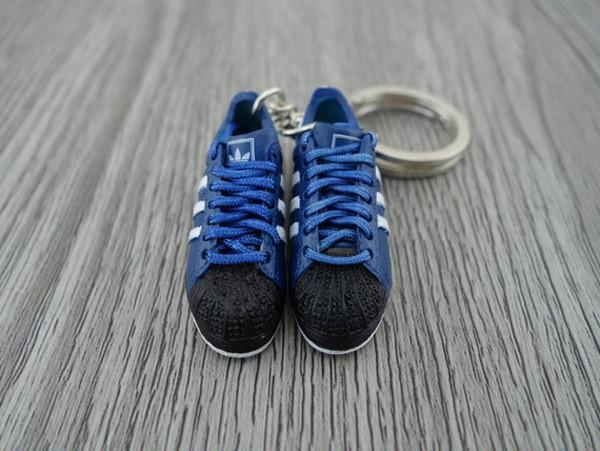mini 3D sneaker keychains Superstar Blue Black - Sneakers Passion