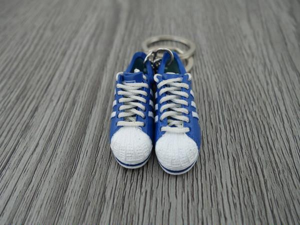 mini 3D sneaker keychains Superstar 2 White Blue - Sneakers Passion