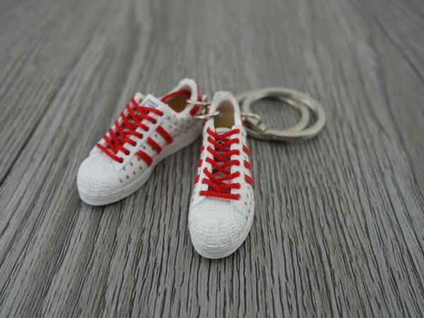mini 3D sneaker keychains Superstar London - Sneakers Passion