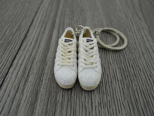 mini 3D sneaker keychains Superstar 35th Adicolor White - Sneakers Passion