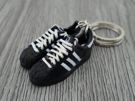 mini 3D sneaker keychains Superstar Black and White - Sneakers Passion