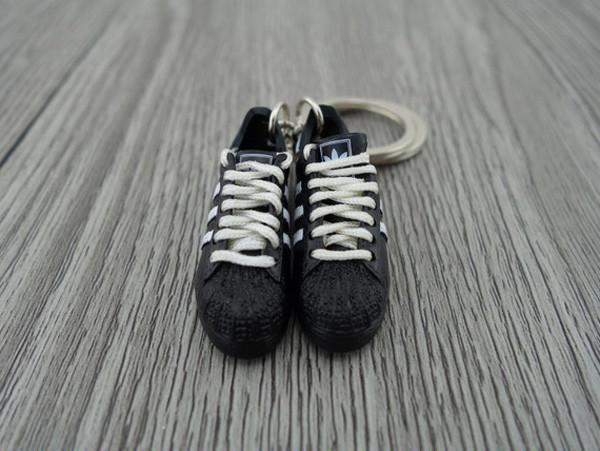 mini 3D sneaker keychains Superstar Black and White - Sneakers Passion