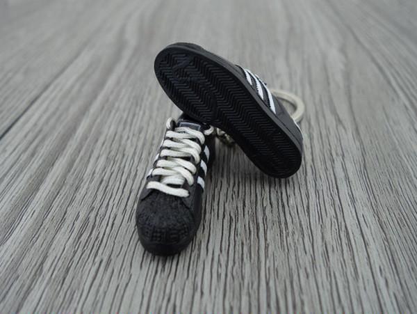 mini 3D sneaker keychains Superstar Black and White - Sneakers Passion