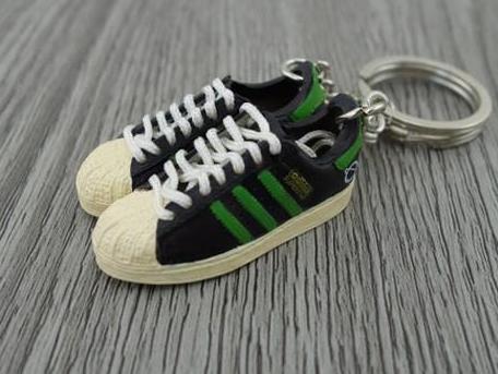 mini 3D sneaker keychains Superstar Black Green - Sneakers Passion