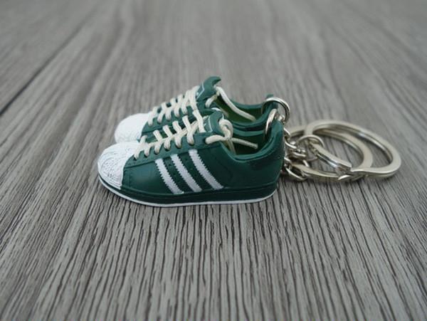 mini 3D sneaker keychains Superstar Green White - Sneakers Passion