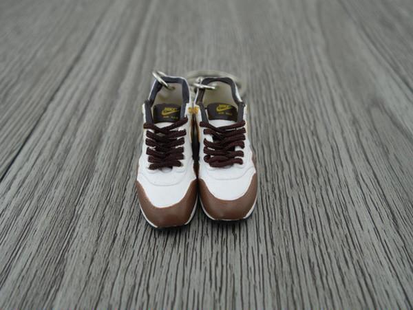 mini 3D sneaker keychains Air Max 1 - Brown White - Sneakers Passion