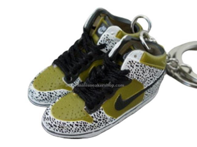 Mini sneaker keychain 3D Dunk - Olive prints - Sneakers Passion