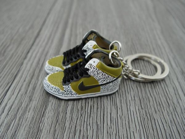 Mini sneaker keychain 3D Dunk - Olive prints - Sneakers Passion
