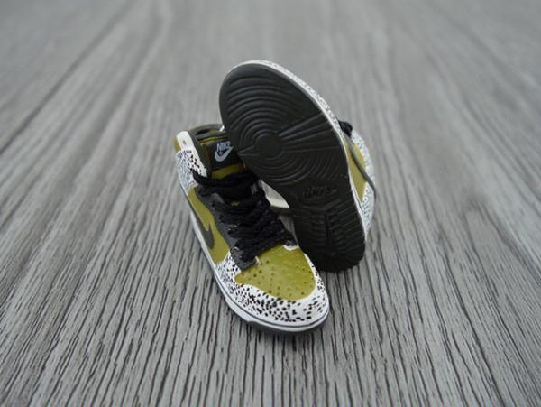 Mini sneaker keychain 3D Dunk - Olive prints - Sneakers Passion