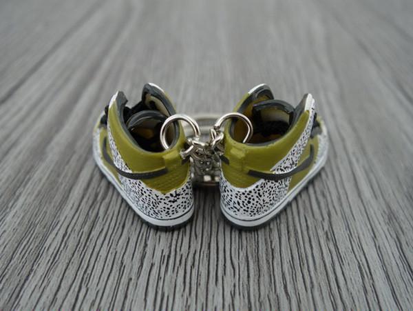 Mini sneaker keychain 3D Dunk - Olive prints - Sneakers Passion
