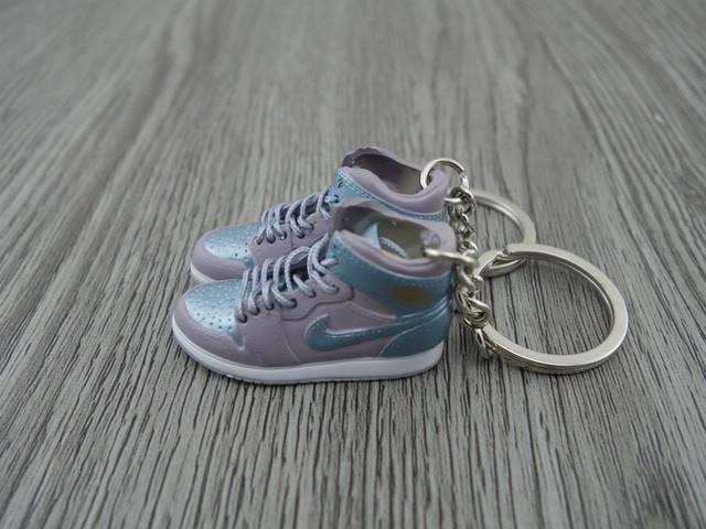 Mini sneaker keychain 3D Air Jordan 1 - Soft Blue/Aluminium HQ - Sneakers Passion