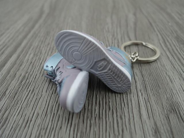 Mini sneaker keychain 3D Air Jordan 1 - Soft Blue/Aluminium HQ - Sneakers Passion