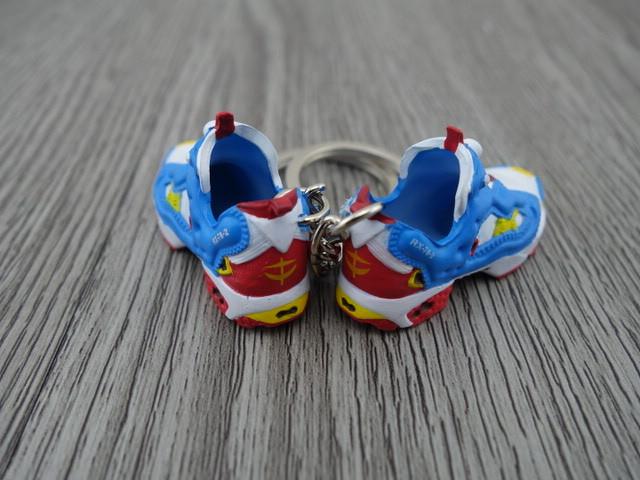 Mini 3D sneaker keychains Fury Blue White Red - Sneakers Passion