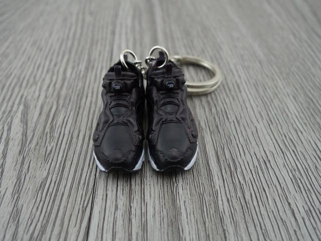 Mini 3D sneaker keychains Fury Black White - Sneakers Passion