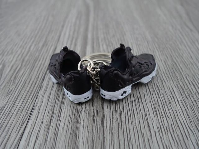Mini 3D sneaker keychains Fury Black White - Sneakers Passion