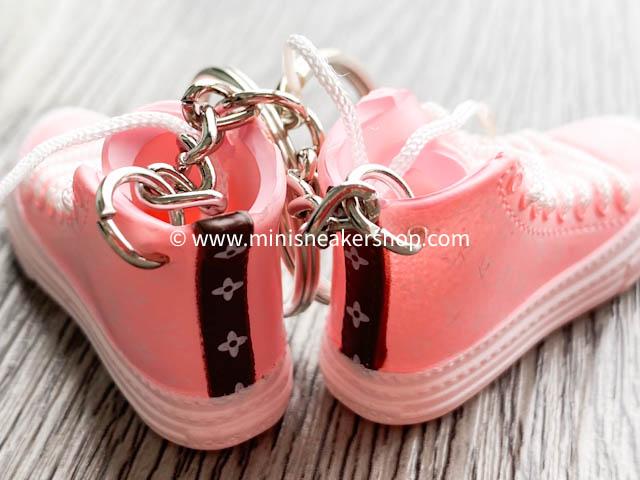 Mini sneaker keychain 3D LV - Pink - Sneakers Passion