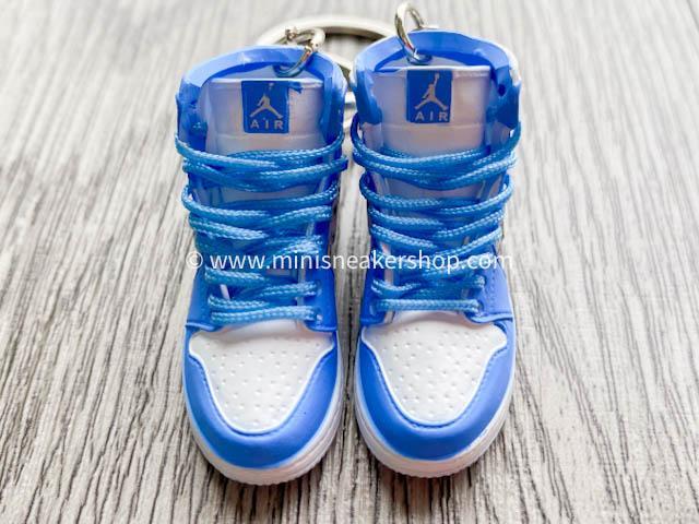 Mini sneaker keychain 3D AJ 1 Alpha North Carolina Tar Heels HQ - Sneakers Passion