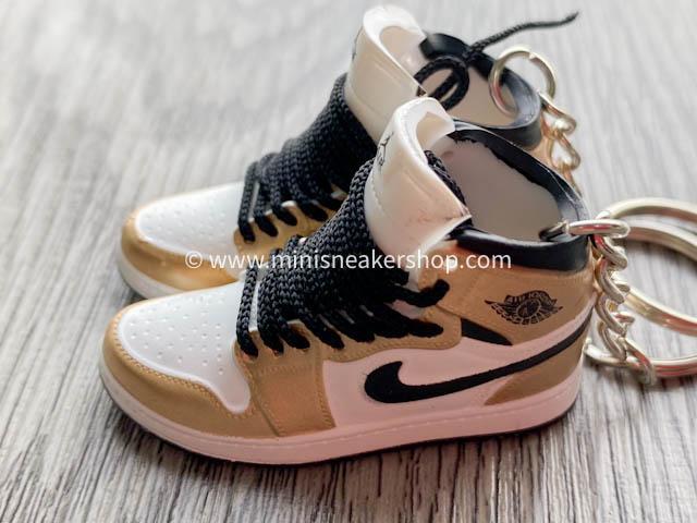 Mini sneaker keychain 3D Air Jordan 1 - Gold White - Sneakers Passion