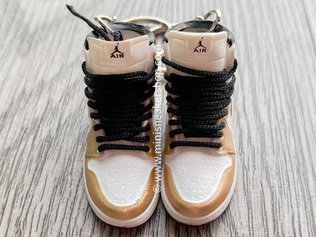 Mini sneaker keychain 3D Air Jordan 1 - Gold White - Sneakers Passion