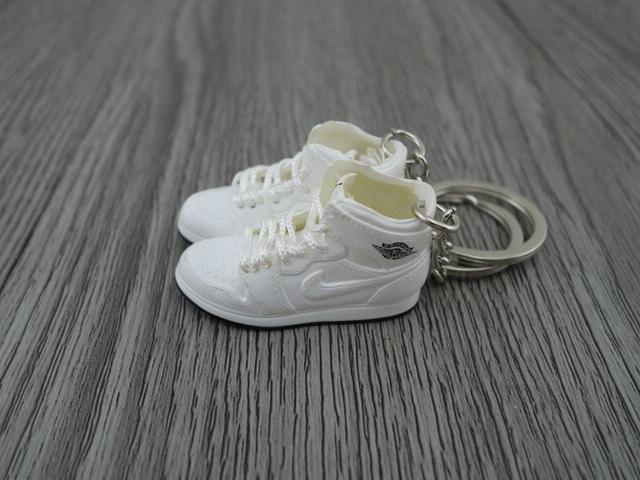 Mini sneaker keychain 3D Air Jordan 1 - Triple White - Sneakers Passion