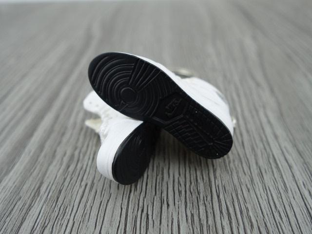 Mini sneaker keychain 3D Air Jordan 1 - Triple White - Sneakers Passion