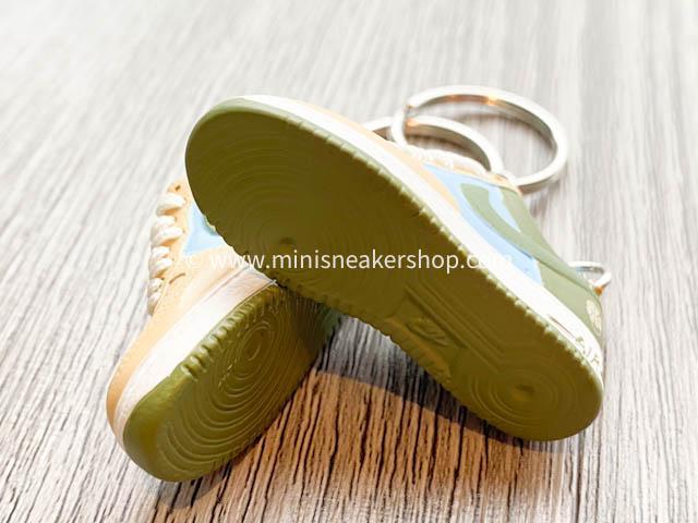 Mini 3D sneaker keychains Air Force 1 Love Ball - Sneakers Passion