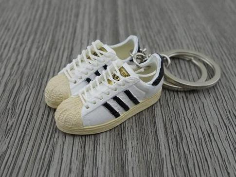 mini 3D sneaker keychains Superstar OG Black White - Sneakers Passion